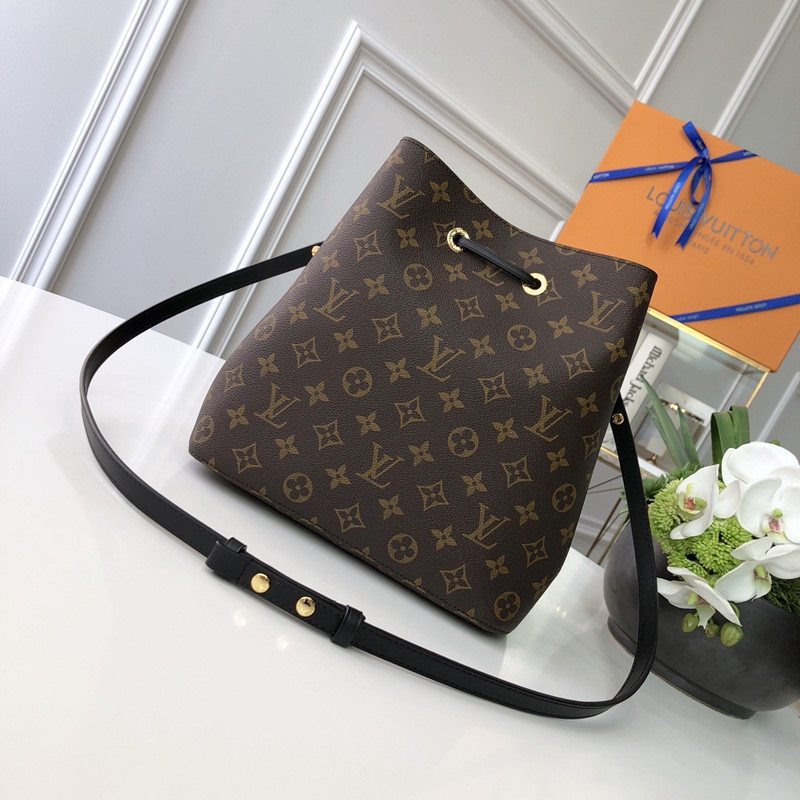 Louis Vuitton Néonoé Bag