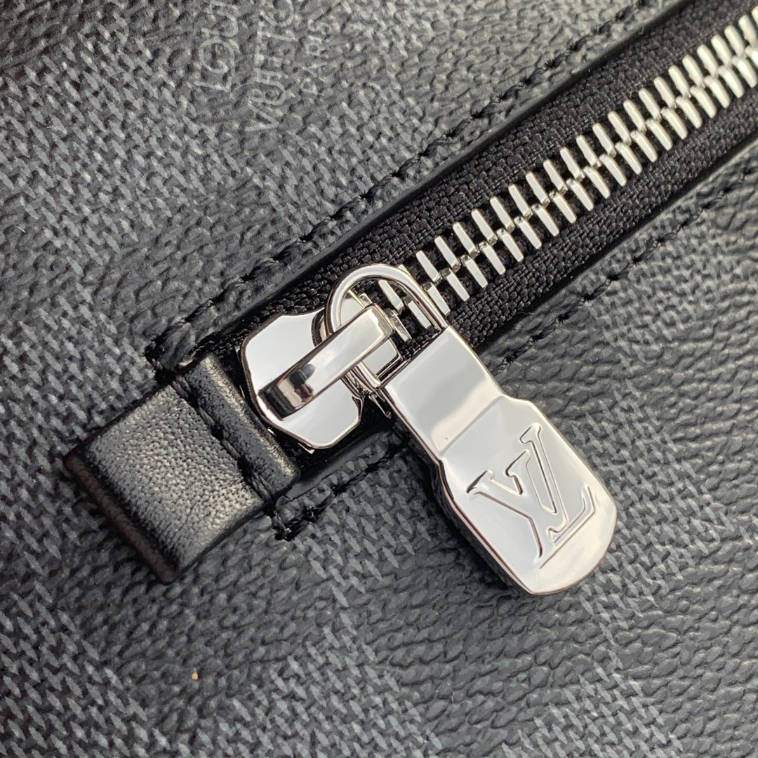 Louis Vuitton Pochette Voyage Bag