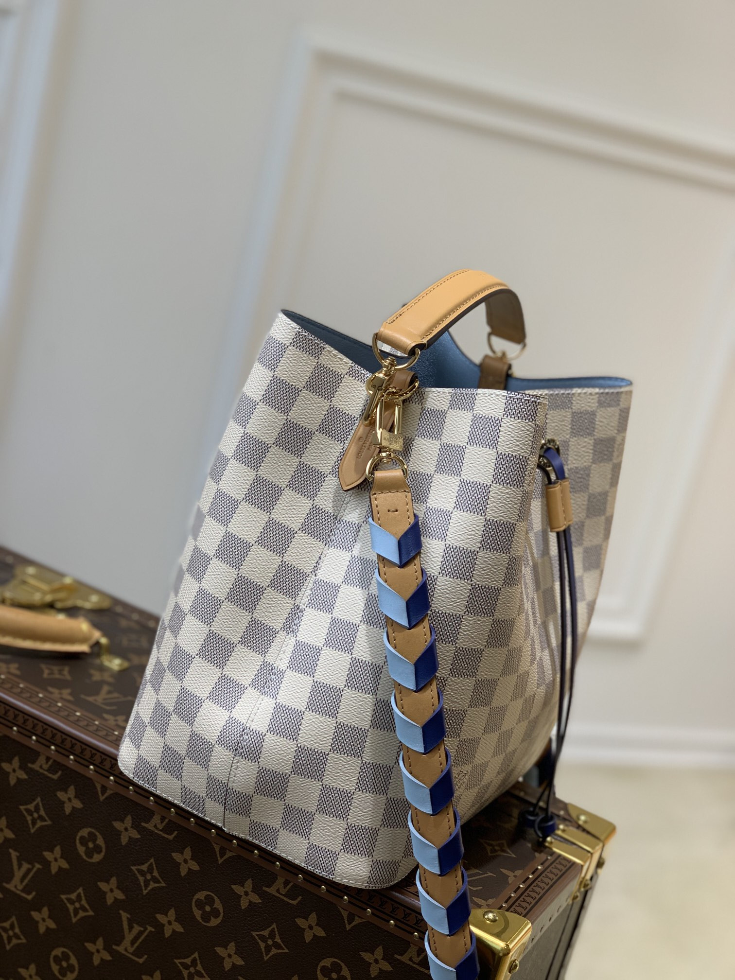 Louis Vuitton Néonoé Bag