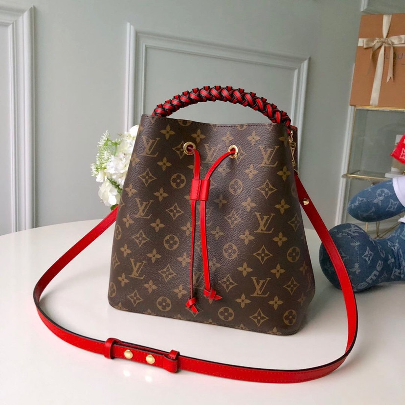 Louis Vuitton Néonoé Bag