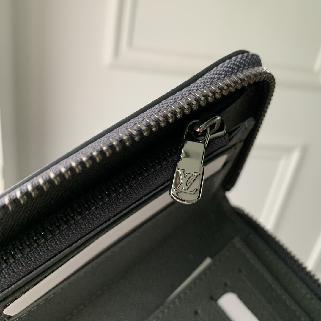 Louis Vuitton Yk Zippy Bag