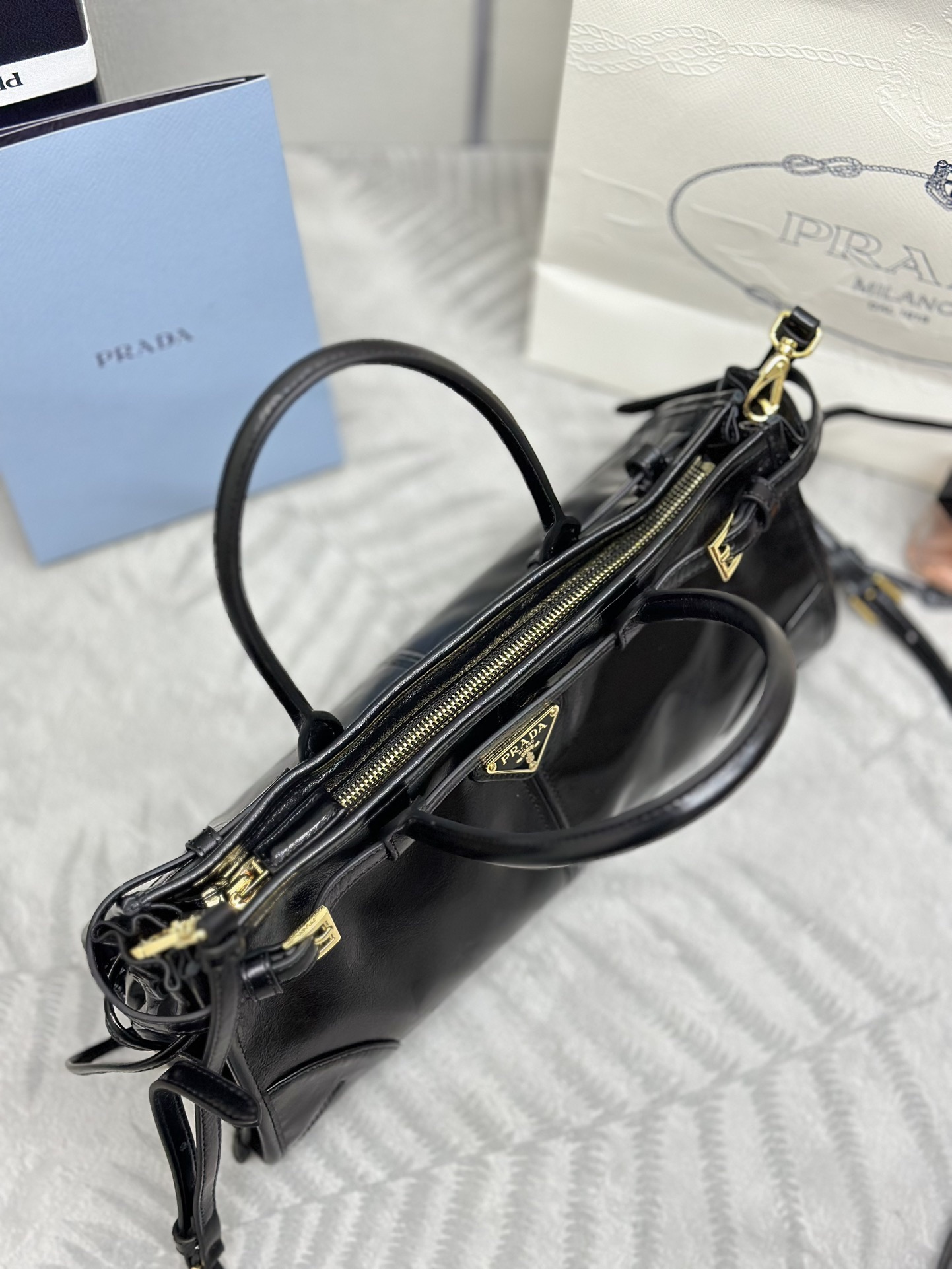 Pr*a Bonnie medium leather handbag