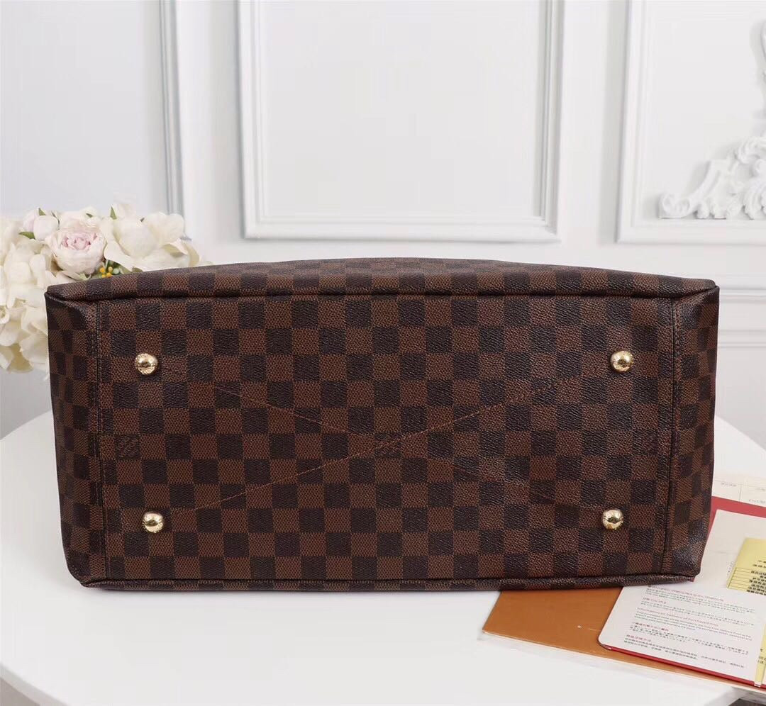 Louis Vuitton Artsy Bag