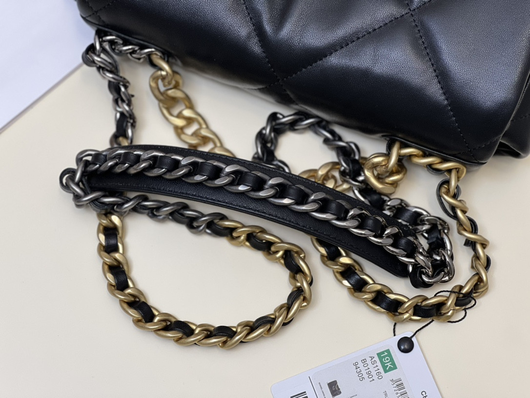 Chanle 19 Handbag