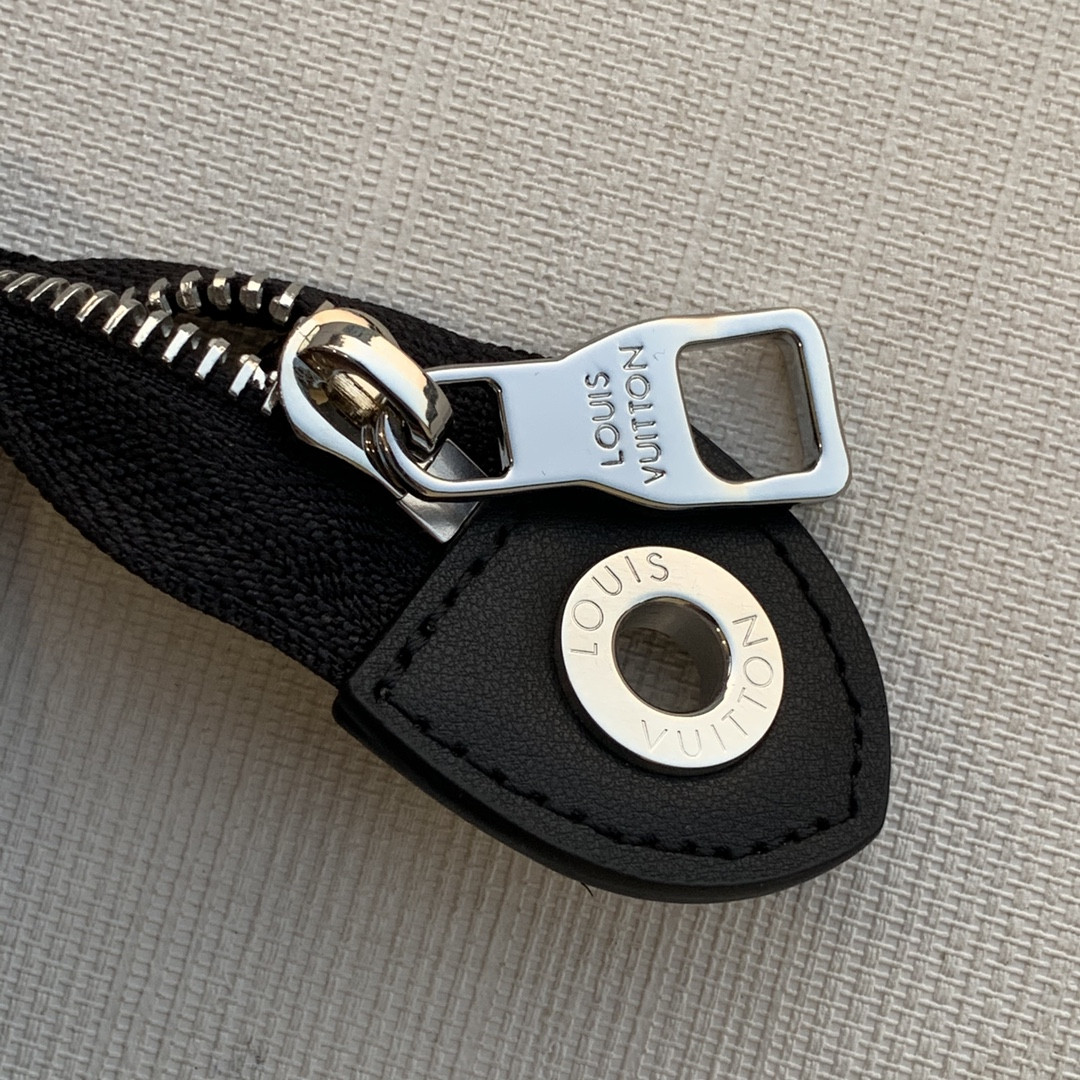 Louis Vuitton Pochette Voyage Bag