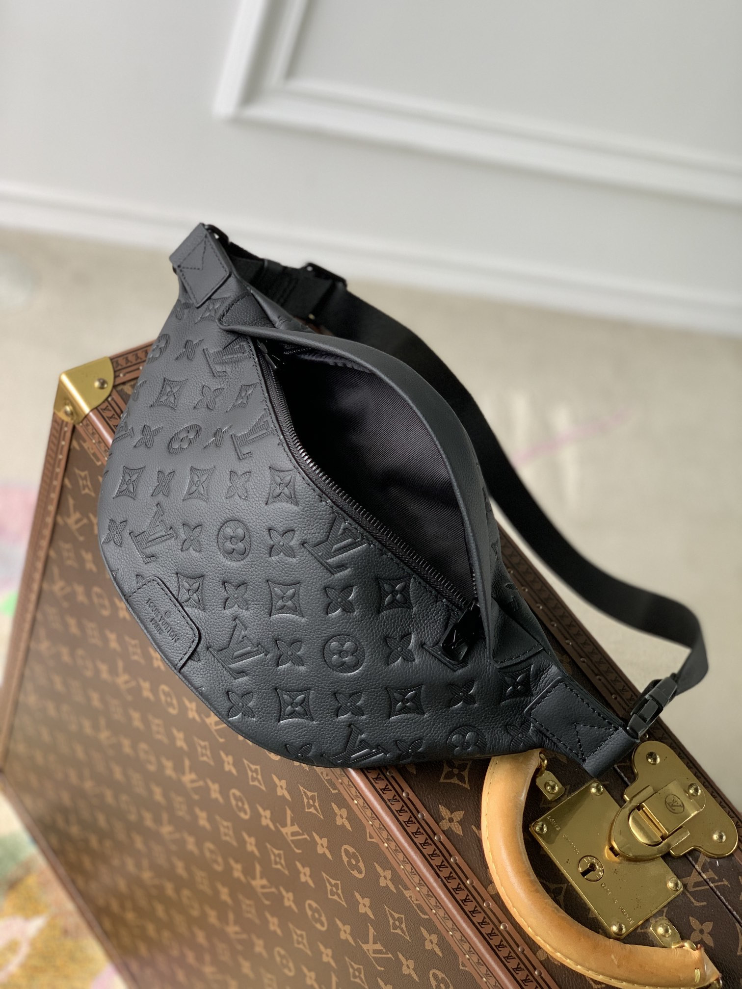 Louis Vuitton Discovery Bag