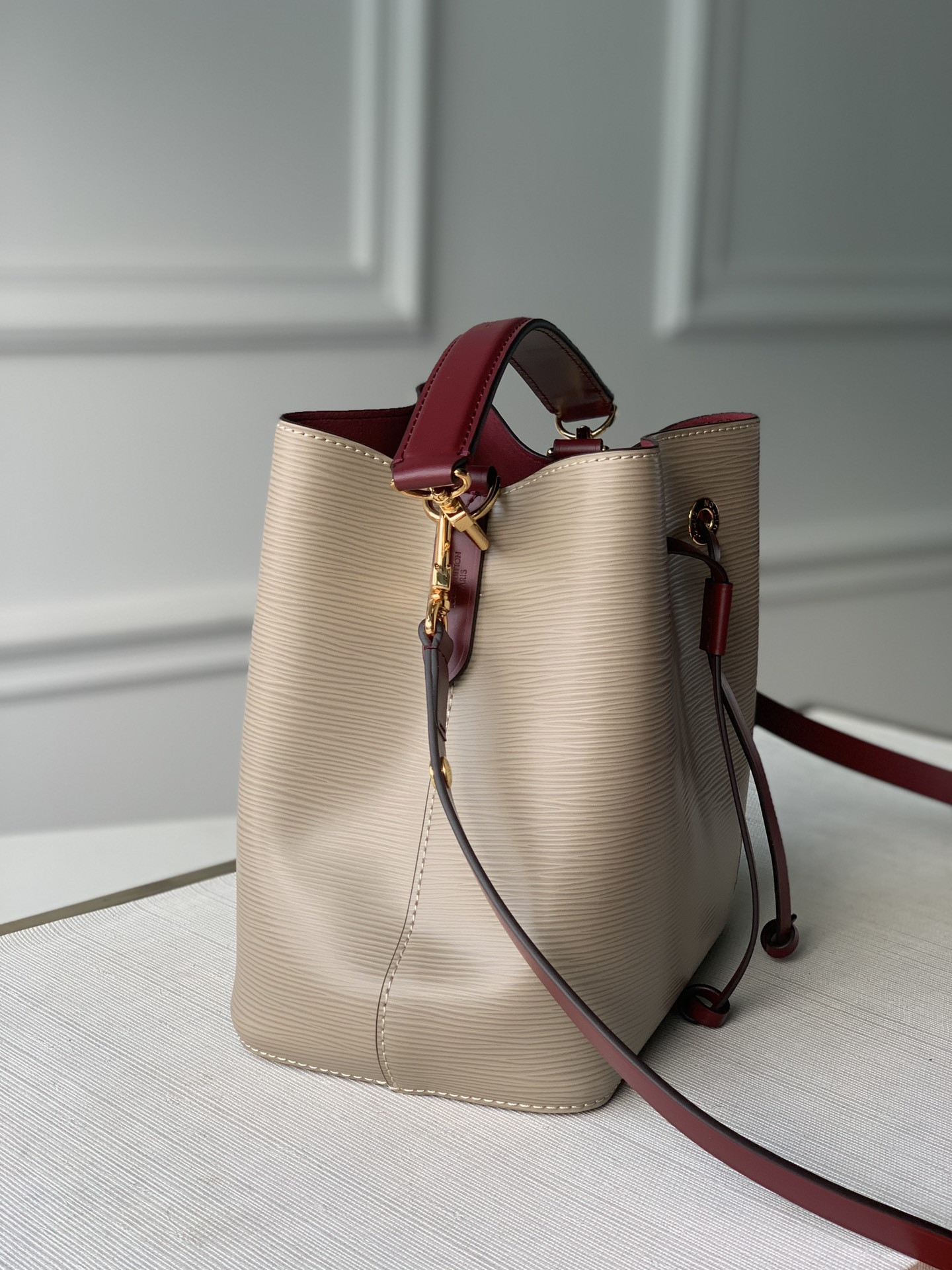 Louis Vuitton Néonoé Bag